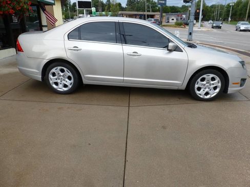 Used 2010 Ford Fusion SE image 5