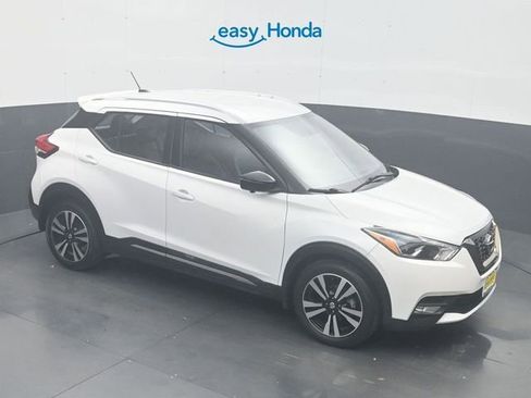 Used 2019 Nissan Kicks SR w/ SR Premium Package image 18