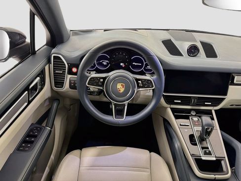 Certified 2023 Porsche Cayenne AWD/4WD image 25