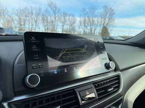 Certified 2021 Honda Accord Touring image 30