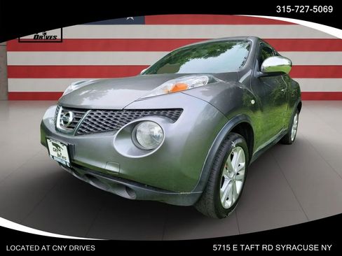 Used 2011 Nissan Juke SV FWD image 1