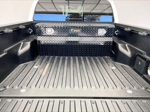 Used 2022 Toyota Tacoma TRD Off-Road image 28