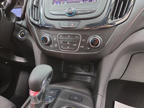 Used 2024 Chevrolet Equinox RS AWD/4WD image 17