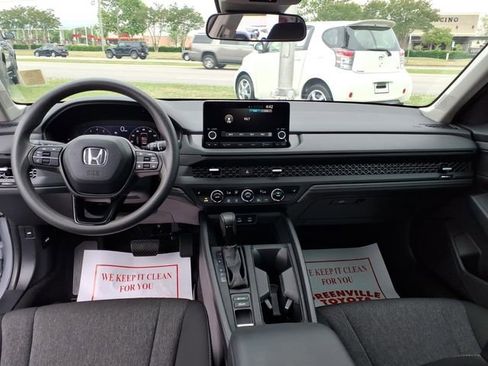 Used 2023 Honda Accord EX image 8