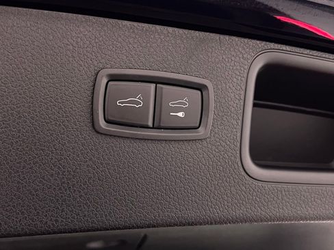 Used 2022 Porsche Macan GTS image 40