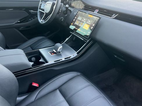 Used 2026 Land Rover Range Rover Evoque S image 33