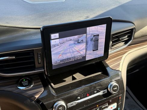 Used 2021 Ford Explorer Limited w/ Hybrid Equipment Group 310A image 26