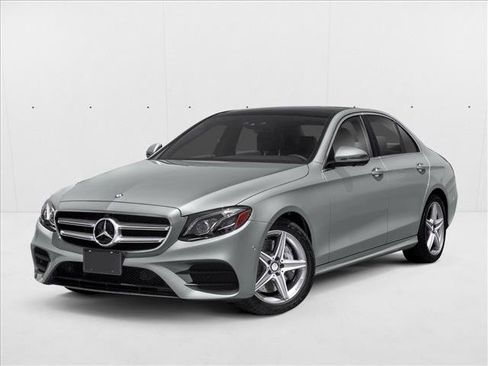 Used 2019 Mercedes-Benz E 300 4MATIC image 1