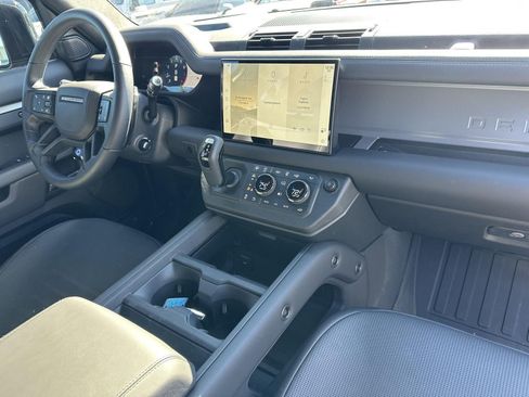 Used 2025 Land Rover Defender 110 AWD/4WD image 9
