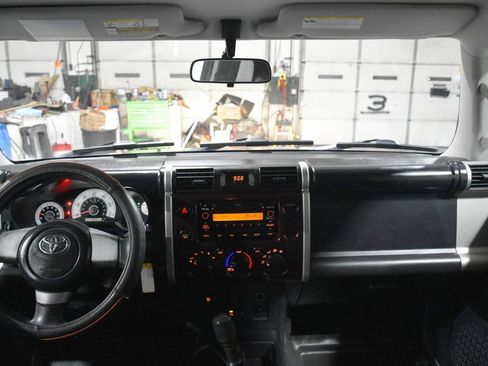 Used 2007 Toyota FJ Cruiser 2WD image 34