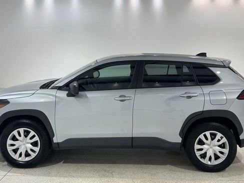 Used 2022 Toyota Corolla Cross L AWD/4WD image 2