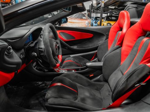 Used 2018 McLaren 570S Spider image 20