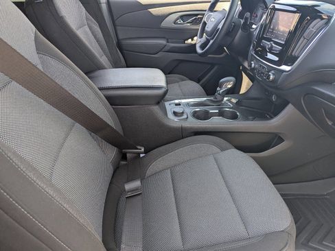 Used 2023 Chevrolet Traverse LT image 12