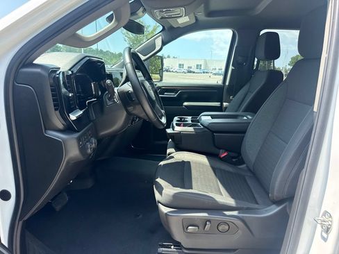 Used 2025 Chevrolet Silverado 2500 LT w/ Convenience Package AWD/4WD image 12