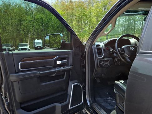 Used 2022 RAM 2500 Laramie AWD/4WD image 18