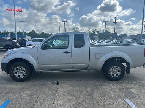 Used 2018 Nissan Frontier S RWD image 4