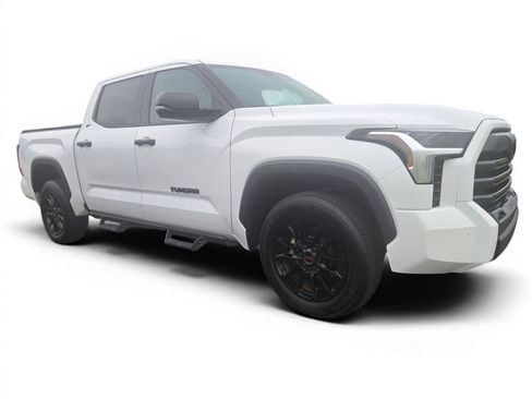 Used 2023 Toyota Tundra SR5 w/ SR5 Convenience Package AWD/4WD image 2