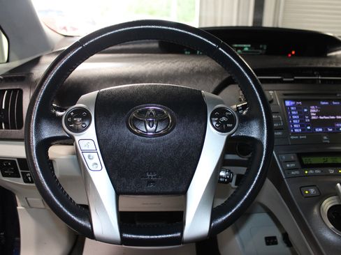 Used 2012 Toyota Prius Four FWD image 11