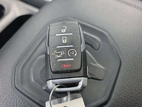 Used 2019 RAM 1500 Laramie image 33