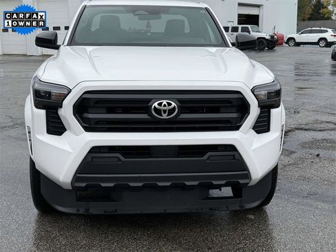 Used 2025 Toyota Tacoma SR image 8