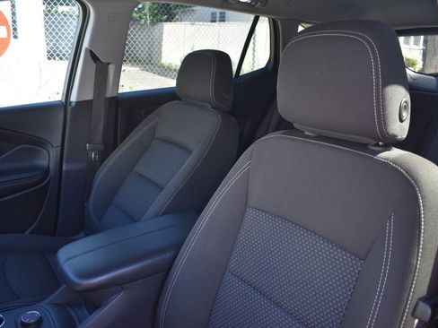 Used 2024 GMC Terrain SLE AWD/4WD image 9
