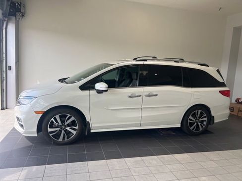 Used 2018 Honda Odyssey Elite image 1