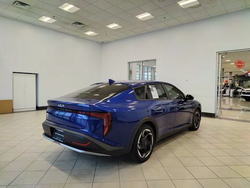 Used 2025 Kia K4 EX FWD image 3