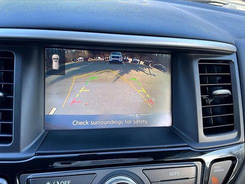 Used 2020 Nissan Pathfinder S image 13