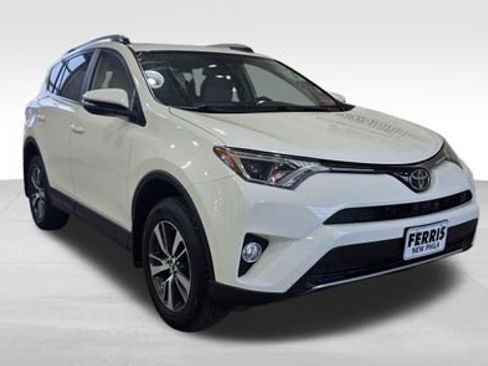 Used 2018 Toyota RAV4 XLE image 9