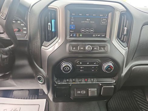 Used 2022 Chevrolet Silverado 1500 Custom image 18