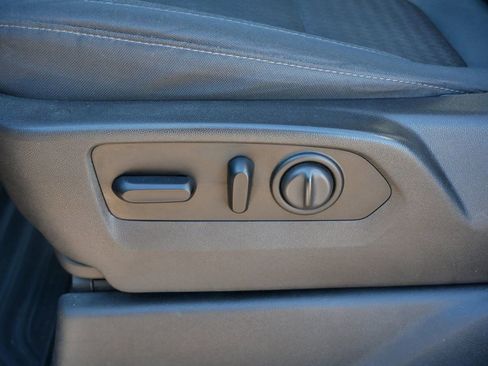 Used 2019 Chevrolet Silverado 1500 LT image 6