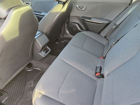 New 2025 Kia K4 LX image 19