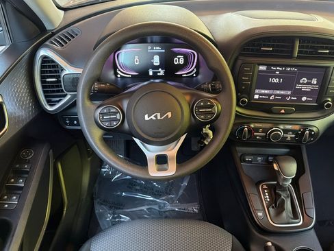 Used 2024 Kia Soul LX w/ Option Group 015 FWD image 14