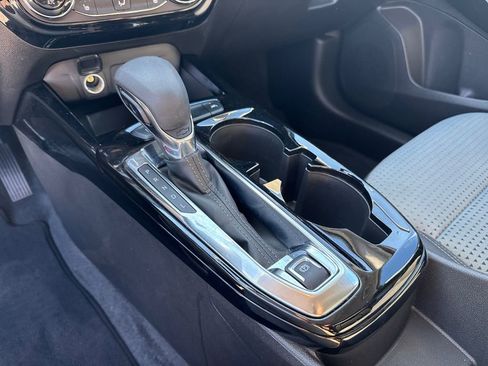 Certified 2025 Chevrolet Trax LT w/ LT Convenience Package image 30