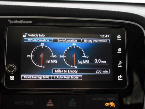 Used 2017 Mitsubishi Outlander SE AWD/4WD image 15