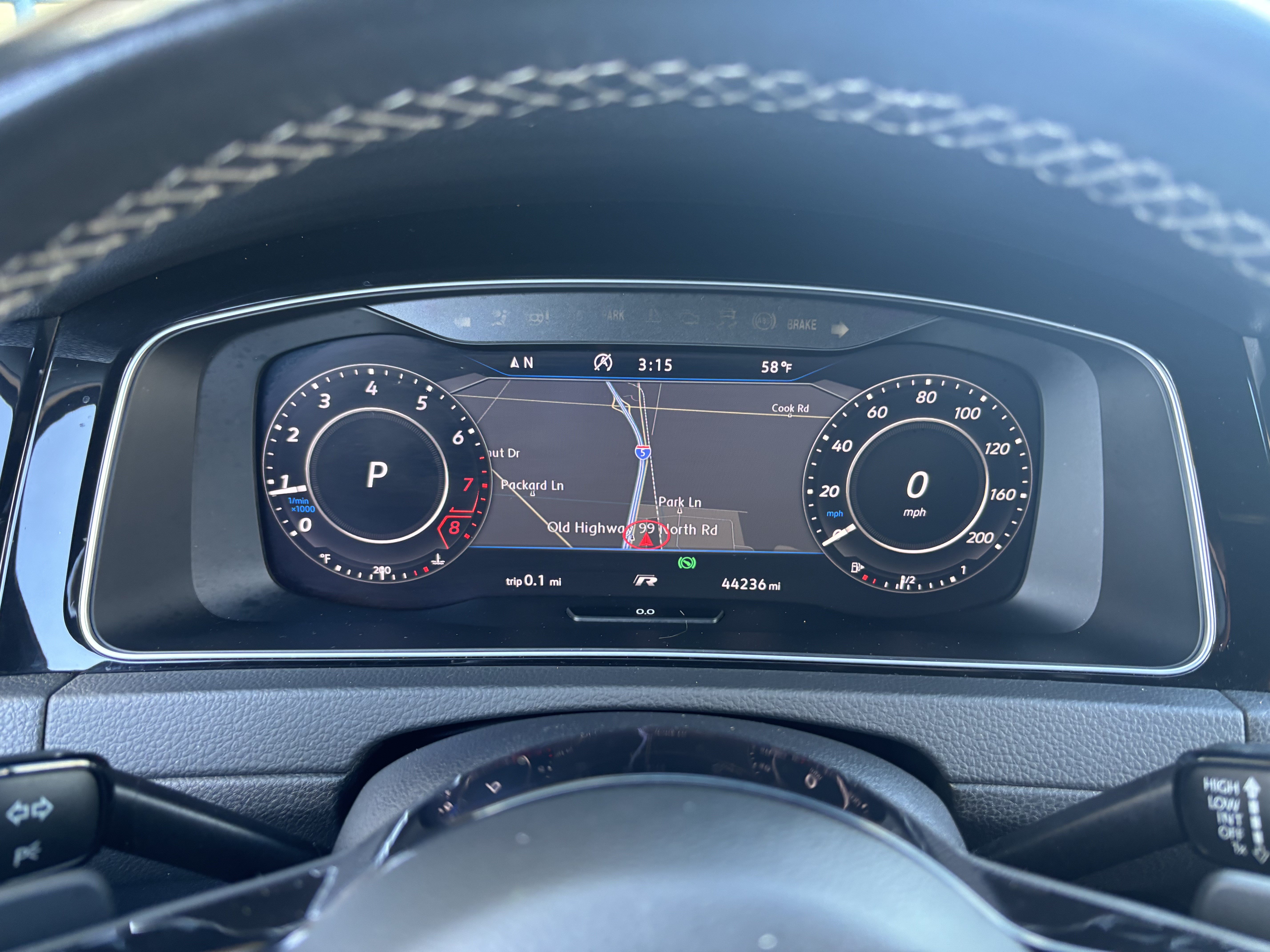 Used 2018 Volkswagen Golf R 4-Door AWD/4WD image 17