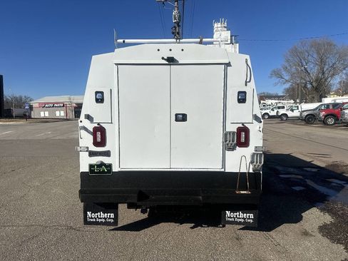 Used 2021 Ford F450 XLT image 4