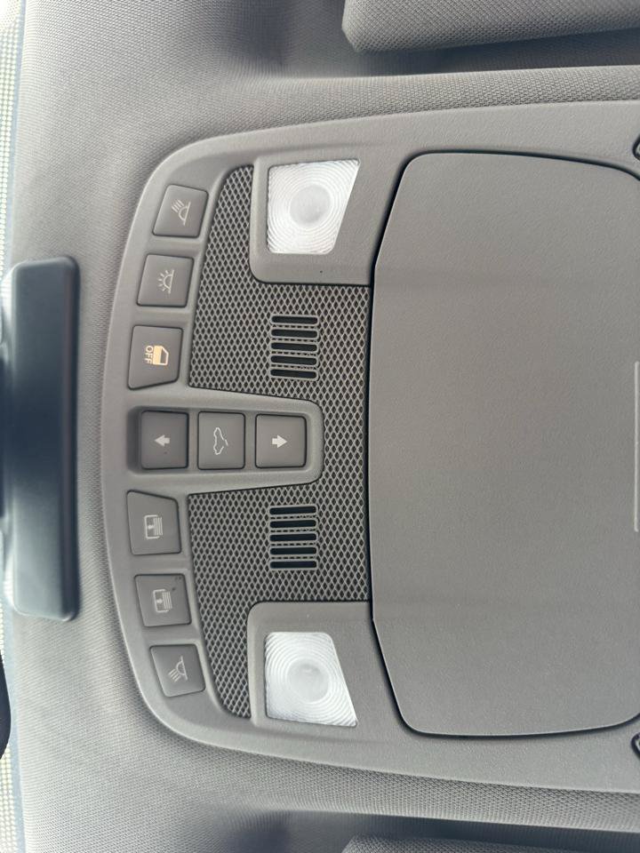 Used 2015 Ford F150 Lariat w/ Equipment Group 502A Luxury AWD/4WD image 31
