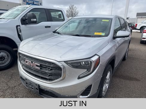 Used 2018 GMC Terrain SLE image 1