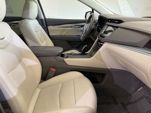 Used 2021 Cadillac XT5 Premium Luxury AWD/4WD image 12