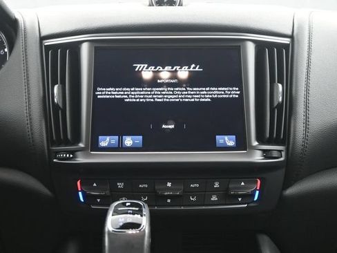 Used 2021 Maserati Levante S AWD/4WD image 12