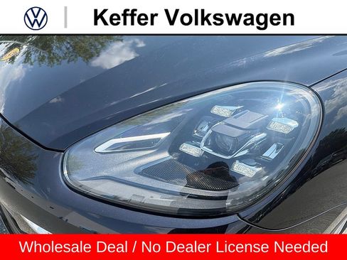Used 2017 Porsche Cayenne S AWD/4WD image 9