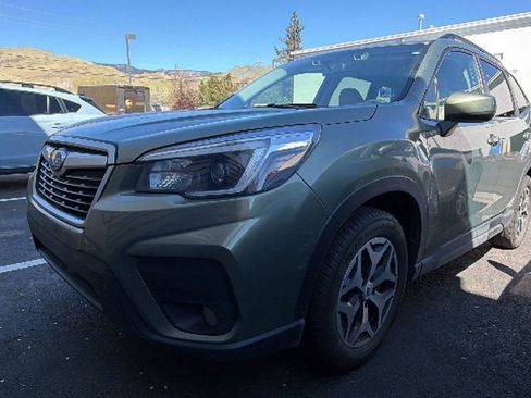 Used 2021 Subaru Forester Premium image 4