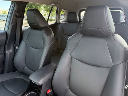 Used 2023 Toyota Corolla Cross XLE FWD image 12