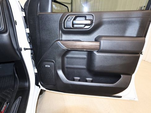 Used 2020 Chevrolet Silverado 1500 LT Trail Boss image 18