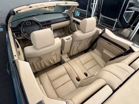 Used 1995 Mercedes-Benz E 320 Convertible image 29