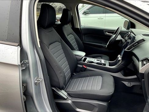 Used 2024 Ford Edge SE image 7