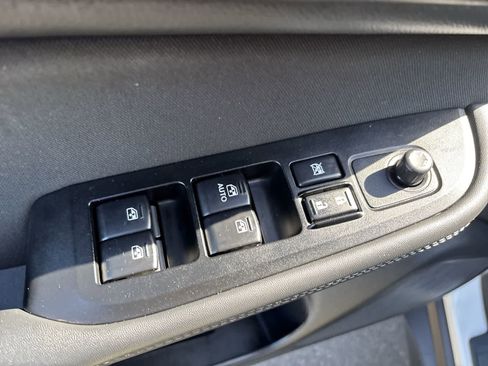 Used 2019 Subaru Outback 2.5i AWD/4WD image 9