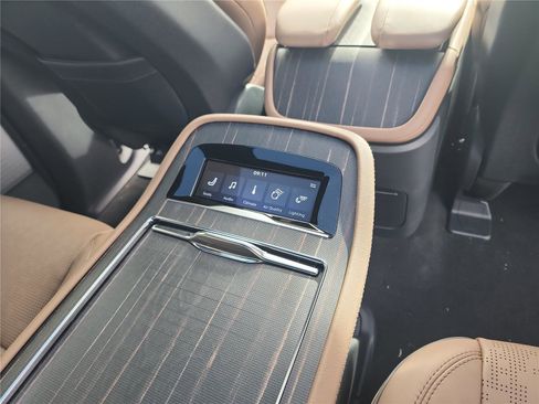 New 2026 Lincoln Navigator Black Label AWD/4WD image 24
