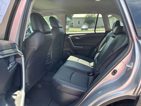 Used 2022 Toyota RAV4 XLE Premium AWD/4WD image 14